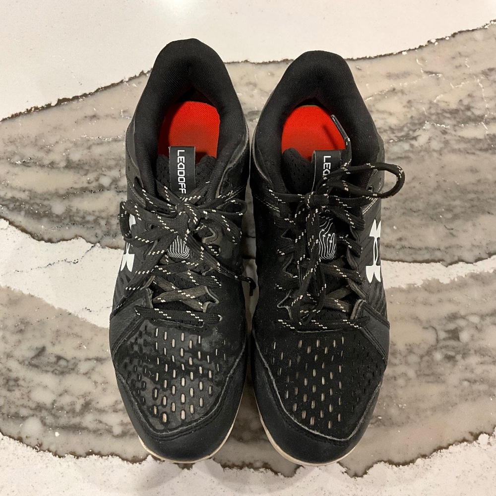 Boys Under Armour Leadoff Baseball Cleats, size 7